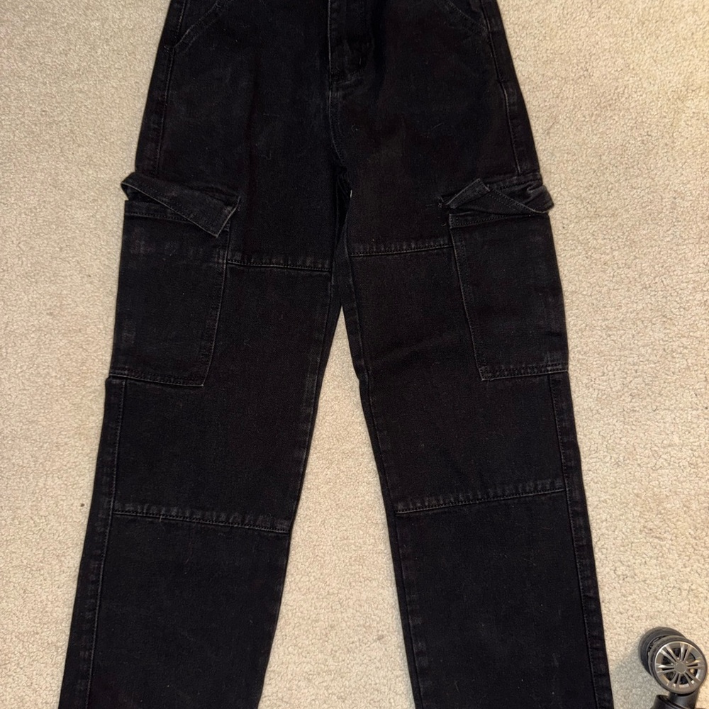 SHEIN Women's Black Straight Leg cargo pocket jeans